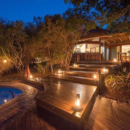 Waterbuck Game Lodge Thornybush Nature Reserve ソーニーブッシュ・ゲーム・リザーブ エクステリア 写真