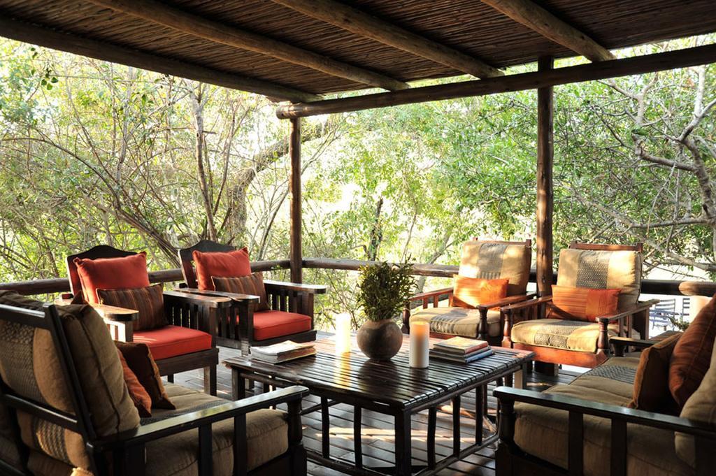 Waterbuck Game Lodge Thornybush Nature Reserve ソーニーブッシュ・ゲーム・リザーブ エクステリア 写真