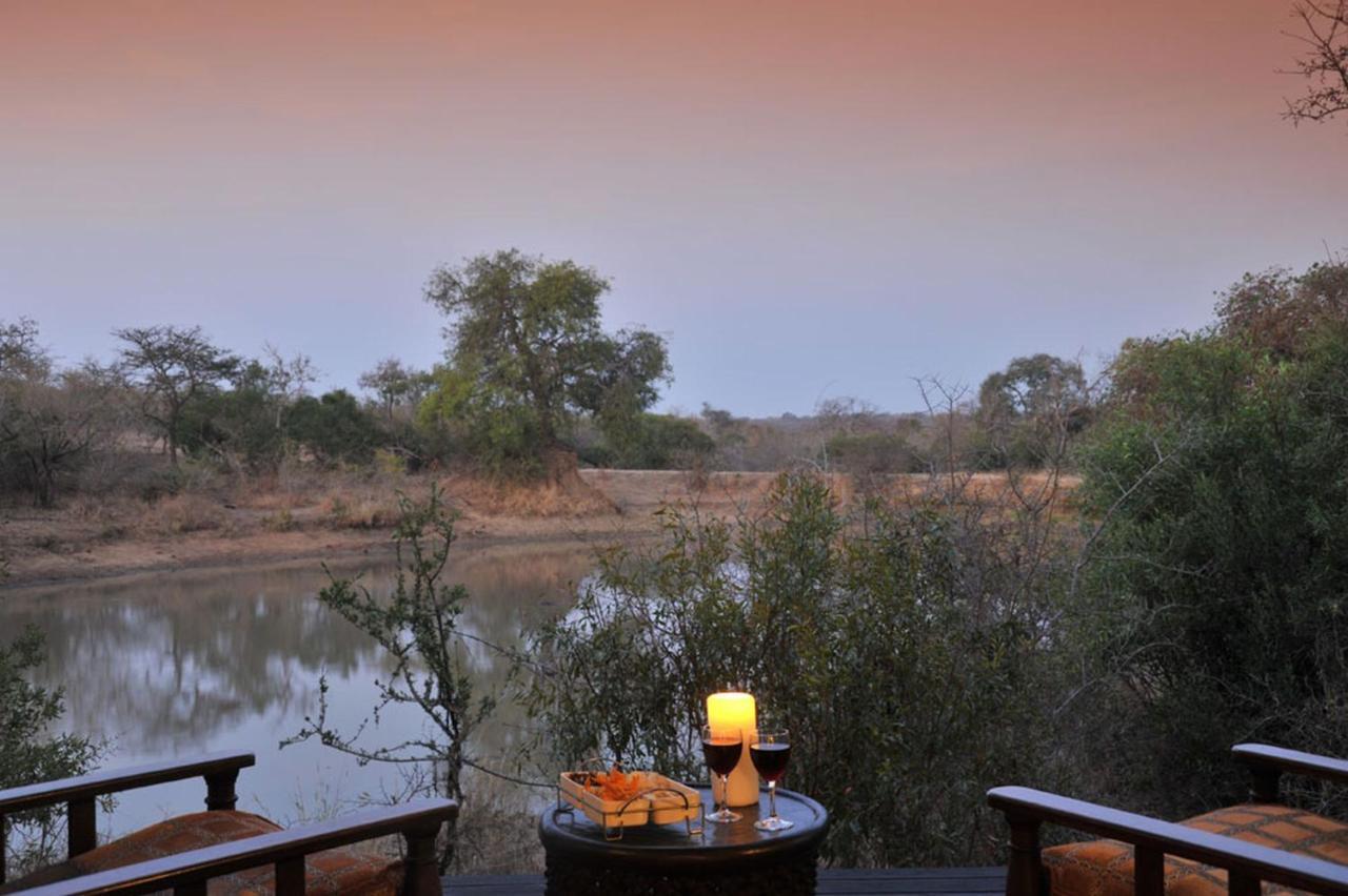 Waterbuck Game Lodge Thornybush Nature Reserve ソーニーブッシュ・ゲーム・リザーブ エクステリア 写真